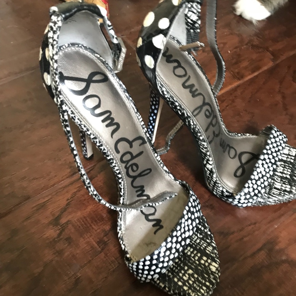 Heels - Picture 2 of 5